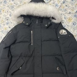 WOMANS MOOSE KNUCKLES SIZE M