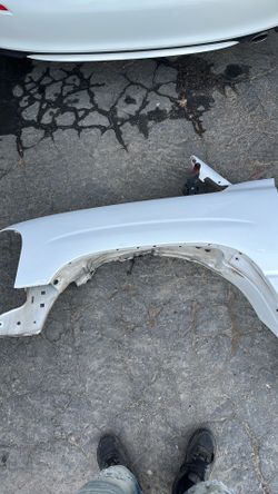 99-06 Gmc Front fender