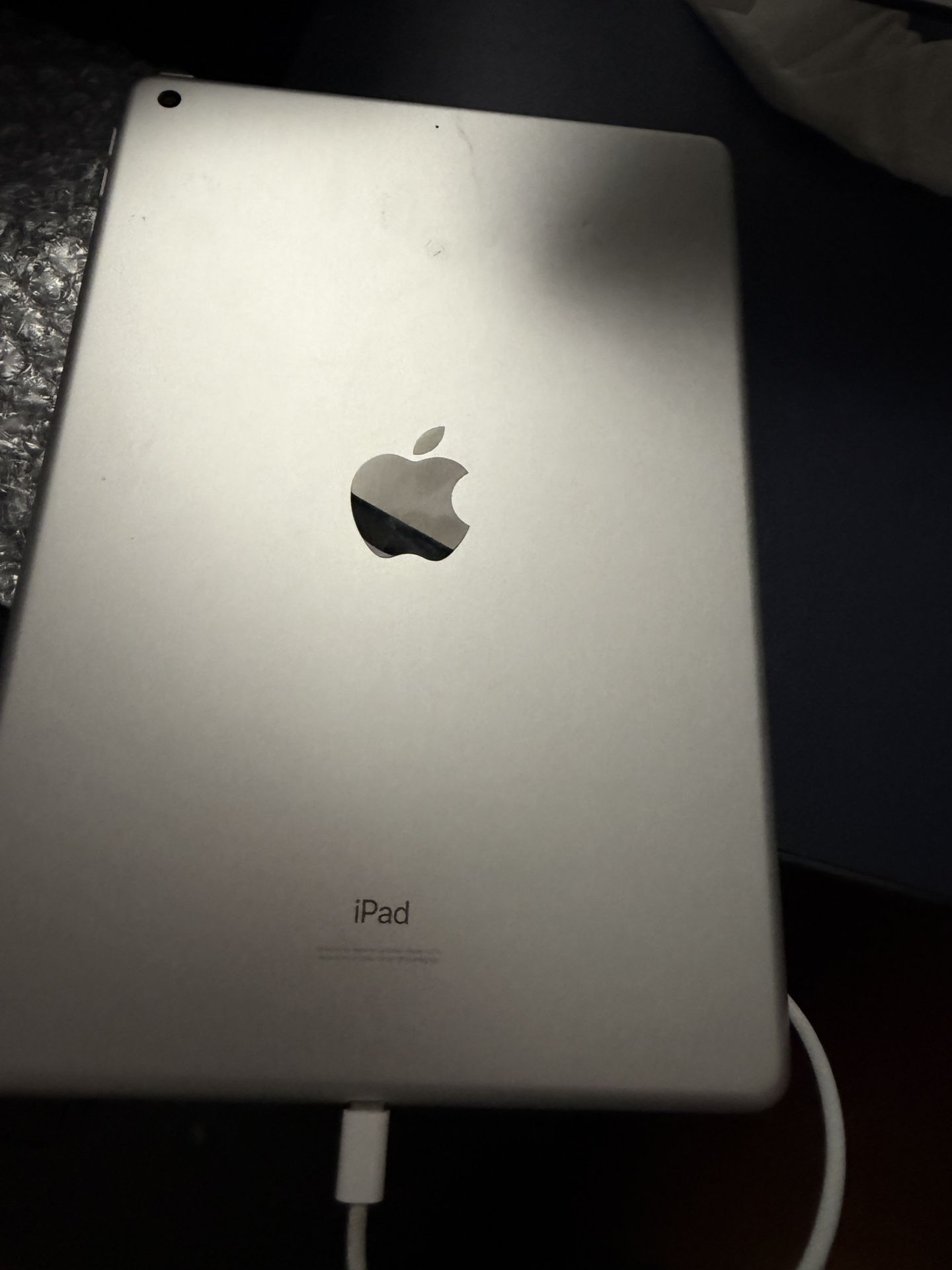 Apple Ipad 8th Gen 64GB Wi-fi Bluetooth