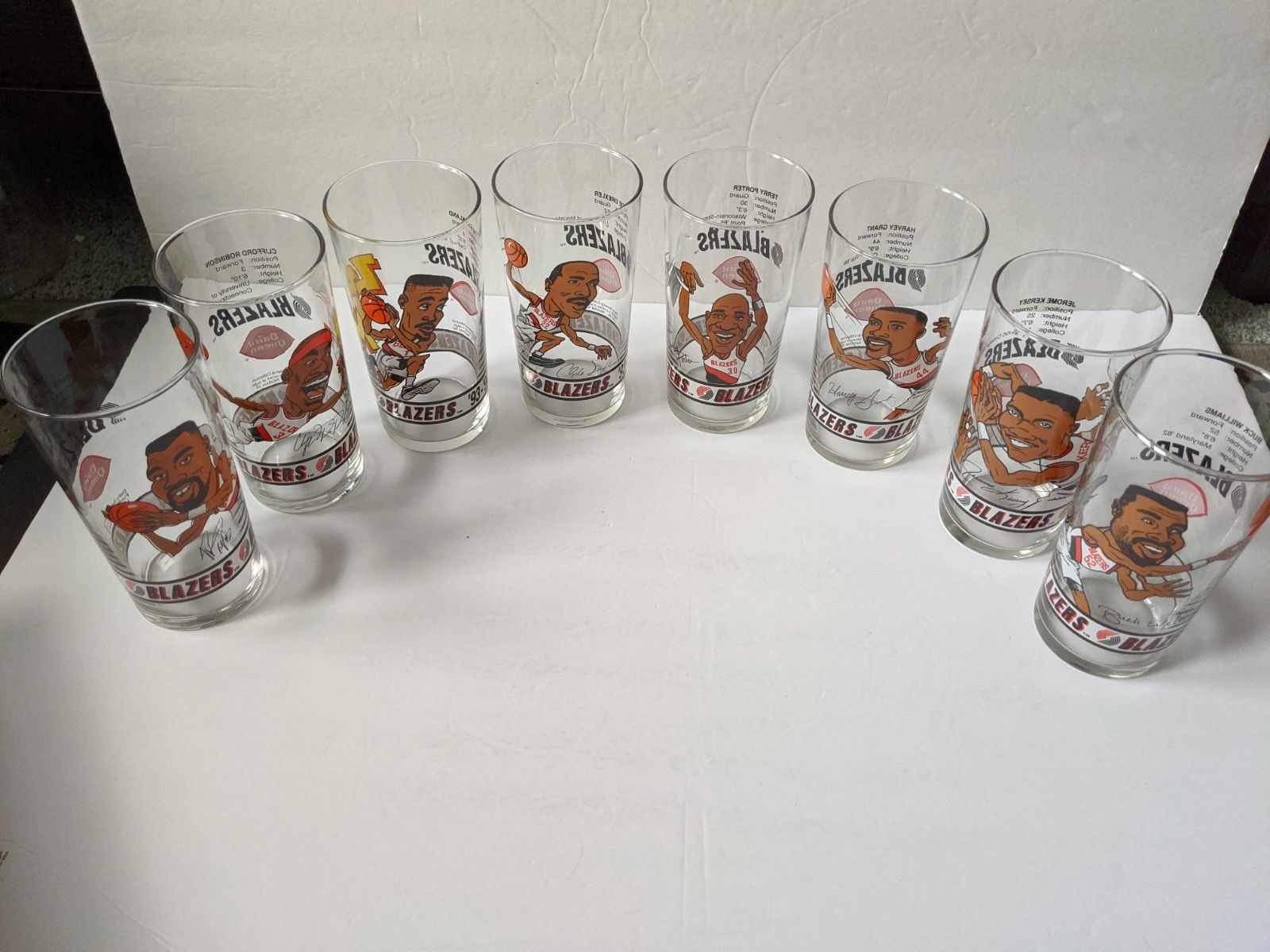 Set of 8 collectible Dairy Queen 93-94 Trail Blazer glasses