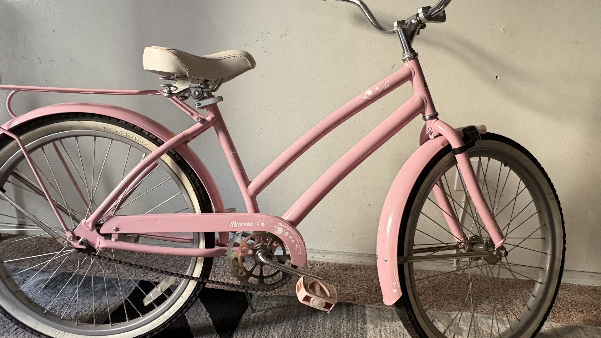 Huffy Nassau 24" Cruiser Bike in pink