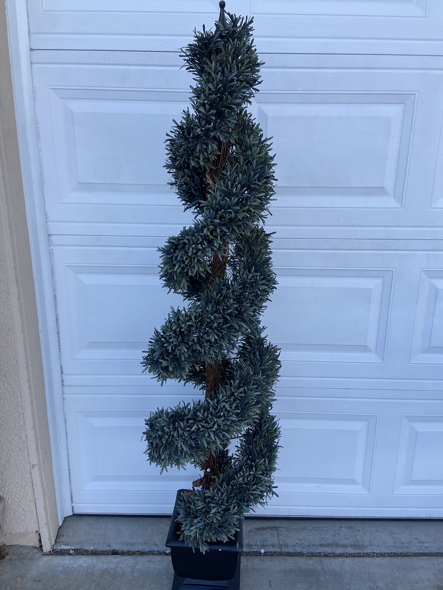 Topiary Tree Artficial