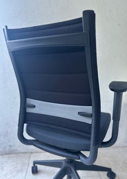 Black Mesh Ergonomic Office Chair 6 Units,  with Armrests