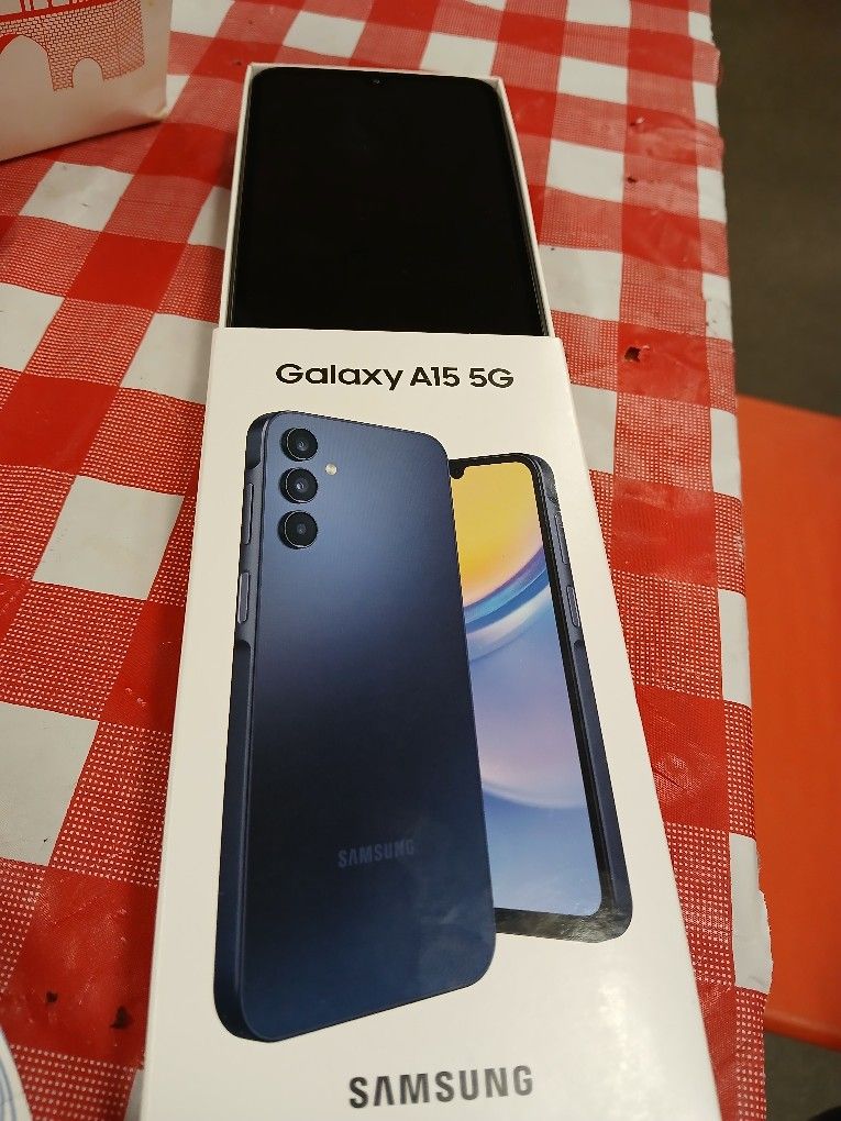 Galaxy  A15 G5.- Brand new.