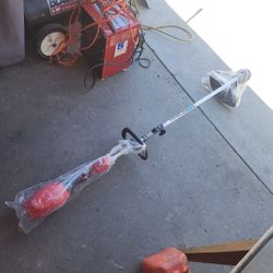  Milwaukee
M18 FUEL 18V 16 in. Brushless Cordless Battery Powered String Trimmer with QUIK-LOK Attachment Capability (Tool-Only)
