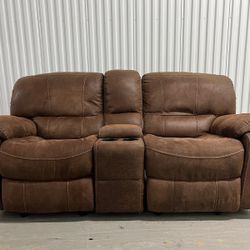 Oversized Ashley Reclining Rocking Lovseat with Console & Cupholders. Like New! (Free Delivery!)