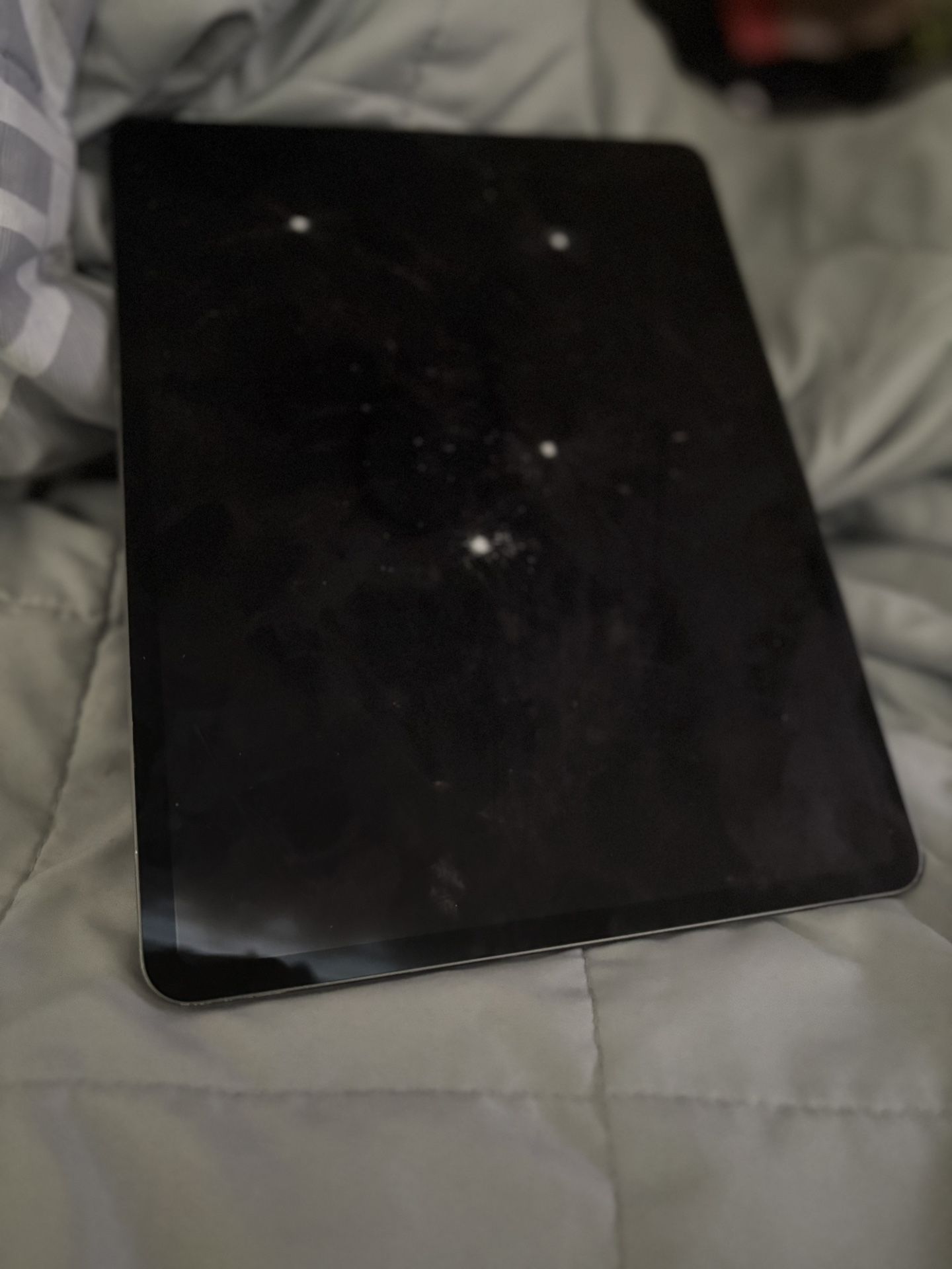 SELLING GRAY iPAD PRO 12.9 INCH