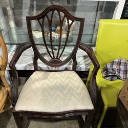 Vintage arm dining chair in fair condition p/u Willow Grove PA 