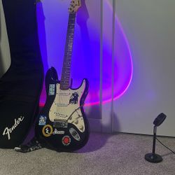 Squire Bullet Stratocaster W/case