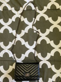 Crossbody handbag
