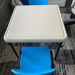 Kid’s table and 2 Chairs