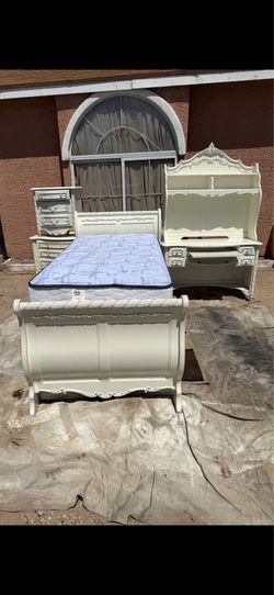 Twin mattress/Drawer/Sidetables Set - Twin set room