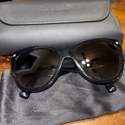Valentino love women’s sunglasses