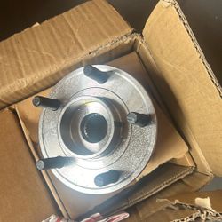 New  Front Hubs 5 Lug 4x4  $50 Pair