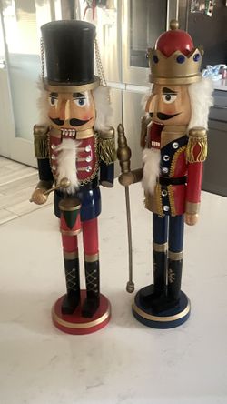 Nut Crackers 