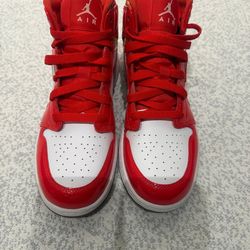 Jordan 1 Mid SE Chile Red White Pollen 2021 (GS) Size 6Y - Excellent Condition