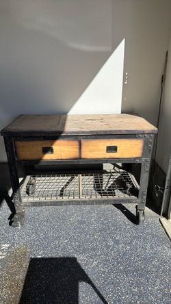 Outdoor workbench