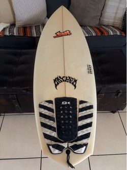 5'6" Lost Mayhem Rocket Surfboard (Shane Beschen Series) + 5 Fins