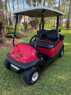 SUPER CLEAN 48 VOLT CLUB CAR PRECEDENT GOLF CART! CUSTOM SEATS RUNS AND DRIVES GREAT!!