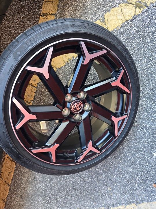 2025 Toyota Corolla SE FX Rims And Tires.