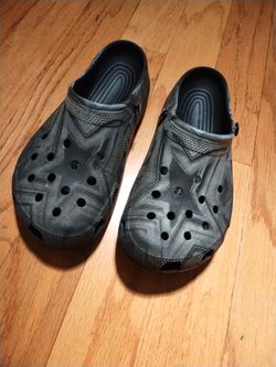 CROCS Classic Silver Star Clogs Sandals/Slippers Black And Gray Light Weight  Unisex Size Men's 7 Women's 9