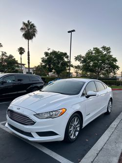 Ford Fusion hybrid 2017 CLEAN TITLE