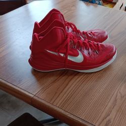   Nike- Lunarlons.     Red, Silver, White     Size16