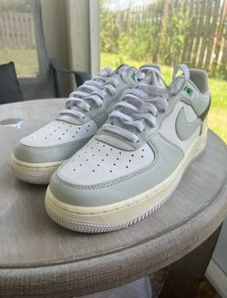 Selling almost-new Nikes, barely used, and an older pair of DCs.