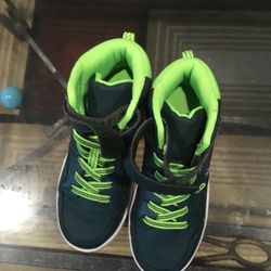 Boys Sneakers Size 13