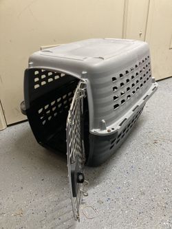 Petmate- Cage for animals (cats, dogs).