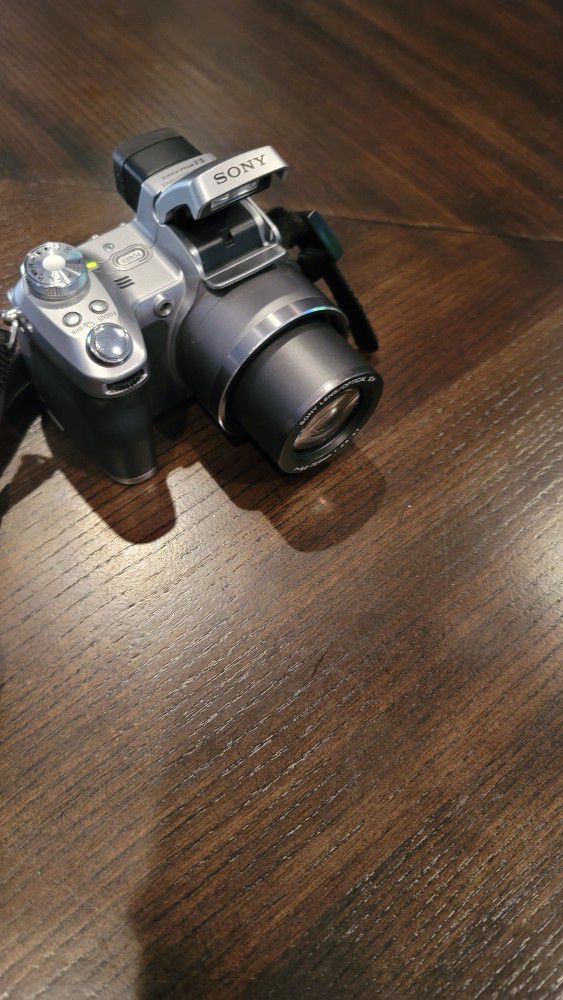 Sony, 3 camera, 2 tripod, 2 bag combo.