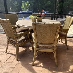 6 rattan dinig chairs as is