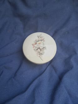 VTG Schmidt Porcelain Lidded Vanity/Trinket Dish Jewelry Box Floral Brazil