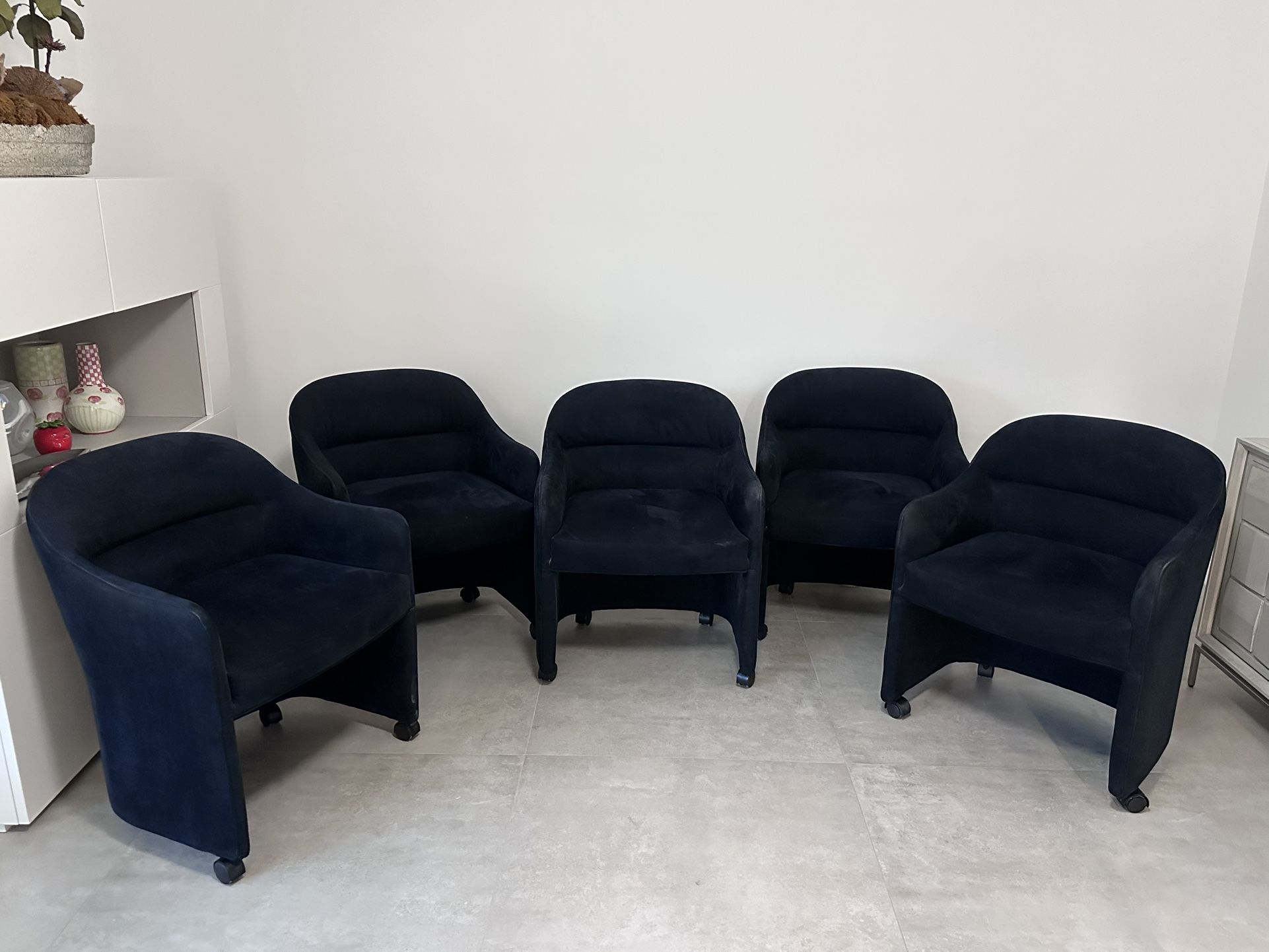 1980s black ultrasuede rolling dining chairs (x5)
