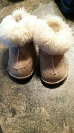Toddler ugg shoes