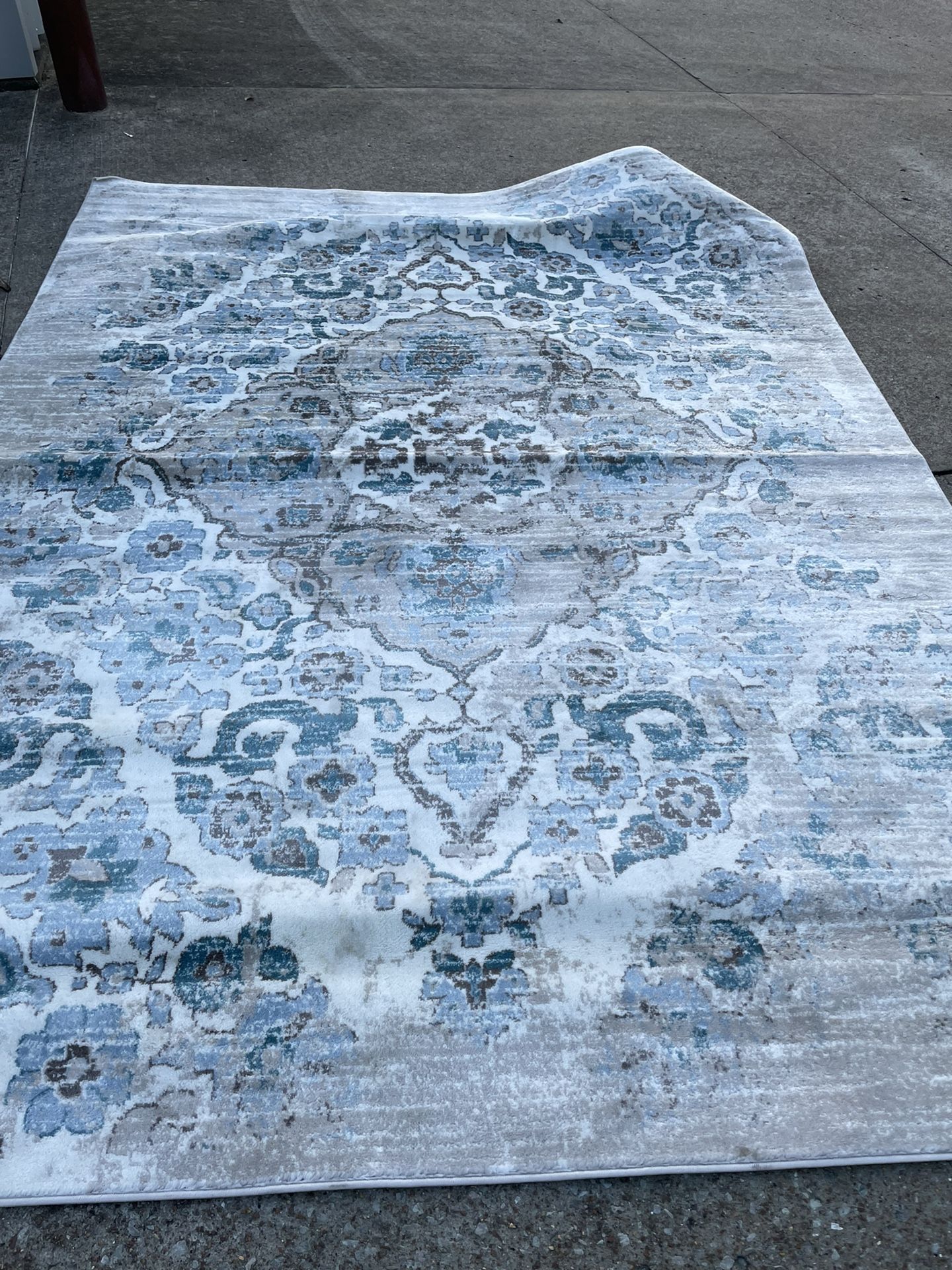 Large 8’x10’ Area Rug