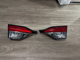 2020-2024 toyota Rear Inner Taillights Lamp  left/riht