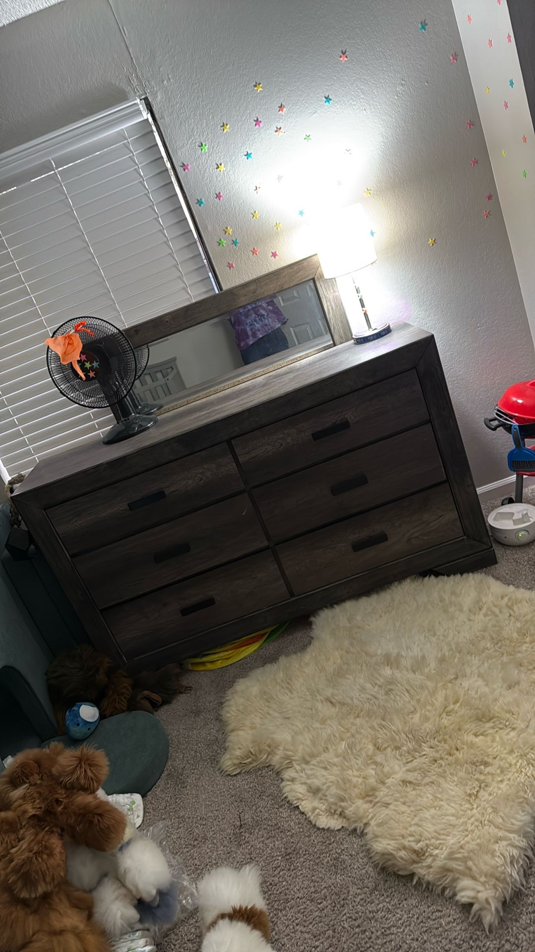 dresser with mirror