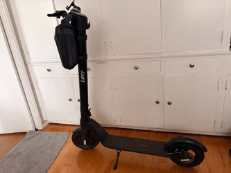 Levy Light Electric Scooter + Accessories & Electric Pump