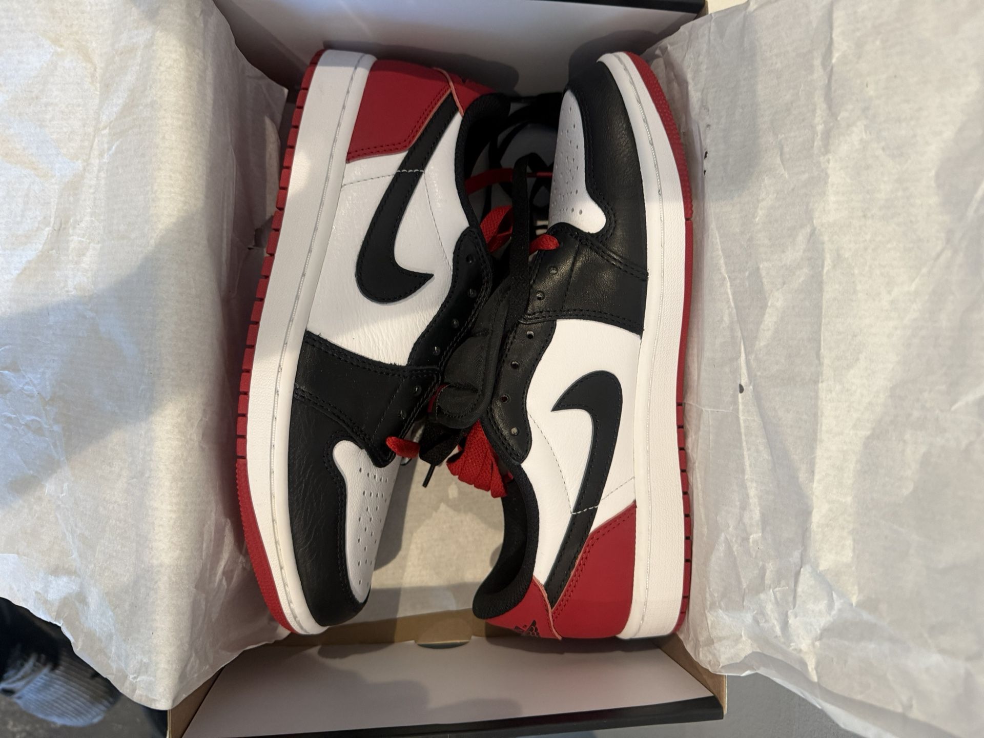 Nike Air Jordan 1 Low Retro OG Dead Stock 8.5