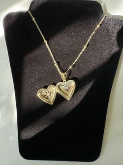 GOLD PLATED NECKLACE