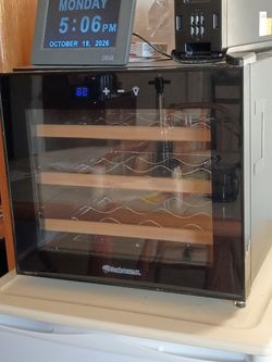 Wine Enthusiast Countertop Wine Cooler