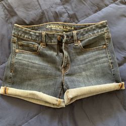 American eagle outfitter jean shorts size 8