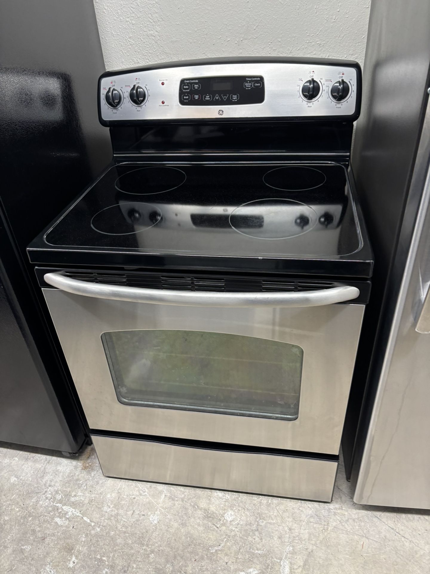 Ge Electric Range Works Great 🏡.     🚛👌👌