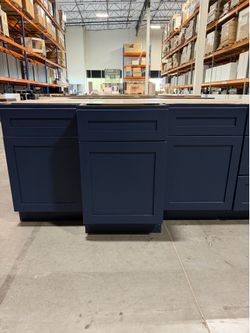 🚨 21” Blue Shaker Base Cabinet 🚨