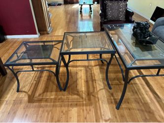 3 beautiful coffee tables -high quality.
