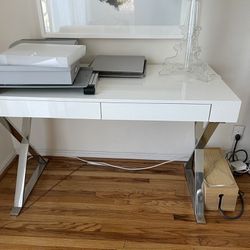 MODLOFT White Lacquered Desk 