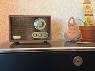 Hearth & Hand with Magnolia Retro AM/FM Radio