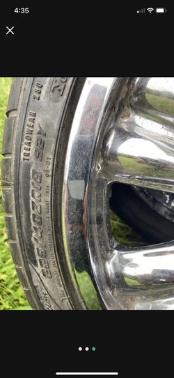 Tres Llantas Con Rines Una Va A Necesitar Remplazó 