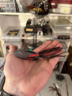 Catch Co. 10,000 Fish Tataki Frog Fishing Lure Red/Black 5/8oz